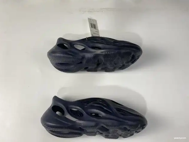 GV7903 RNNR Foam Blue Mineral Adidas Yeezy 0525